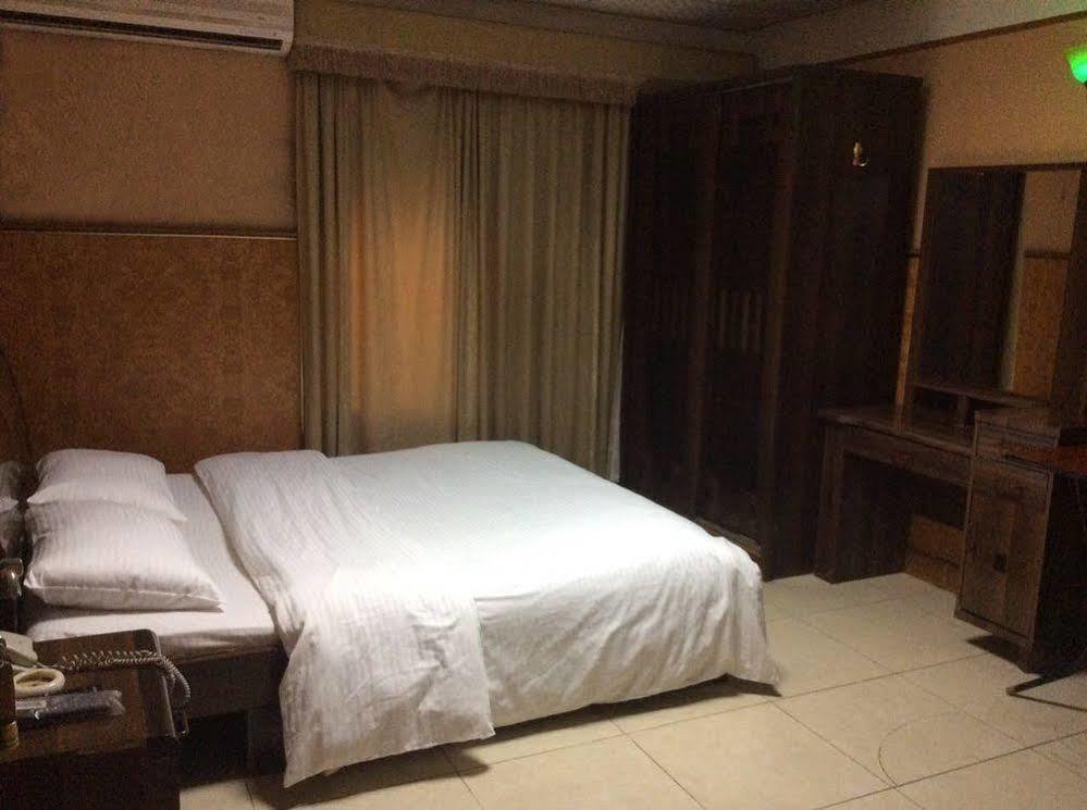 Dana Hotel Doha Kültér fotó
